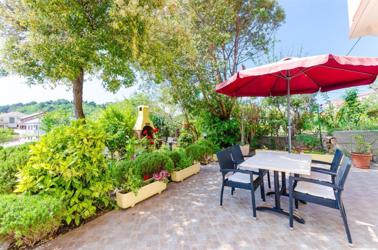 Apartments Marotin Palit Екстериор снимка
